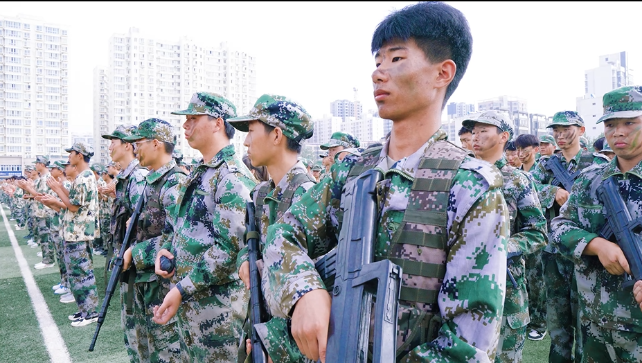 2023年西北工業(yè)學校新生軍訓匯報表演