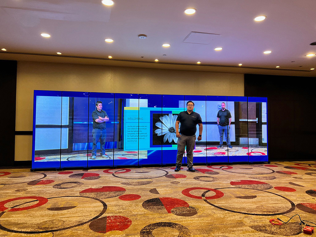 Connectivity To Assemble Into A Big Screen
