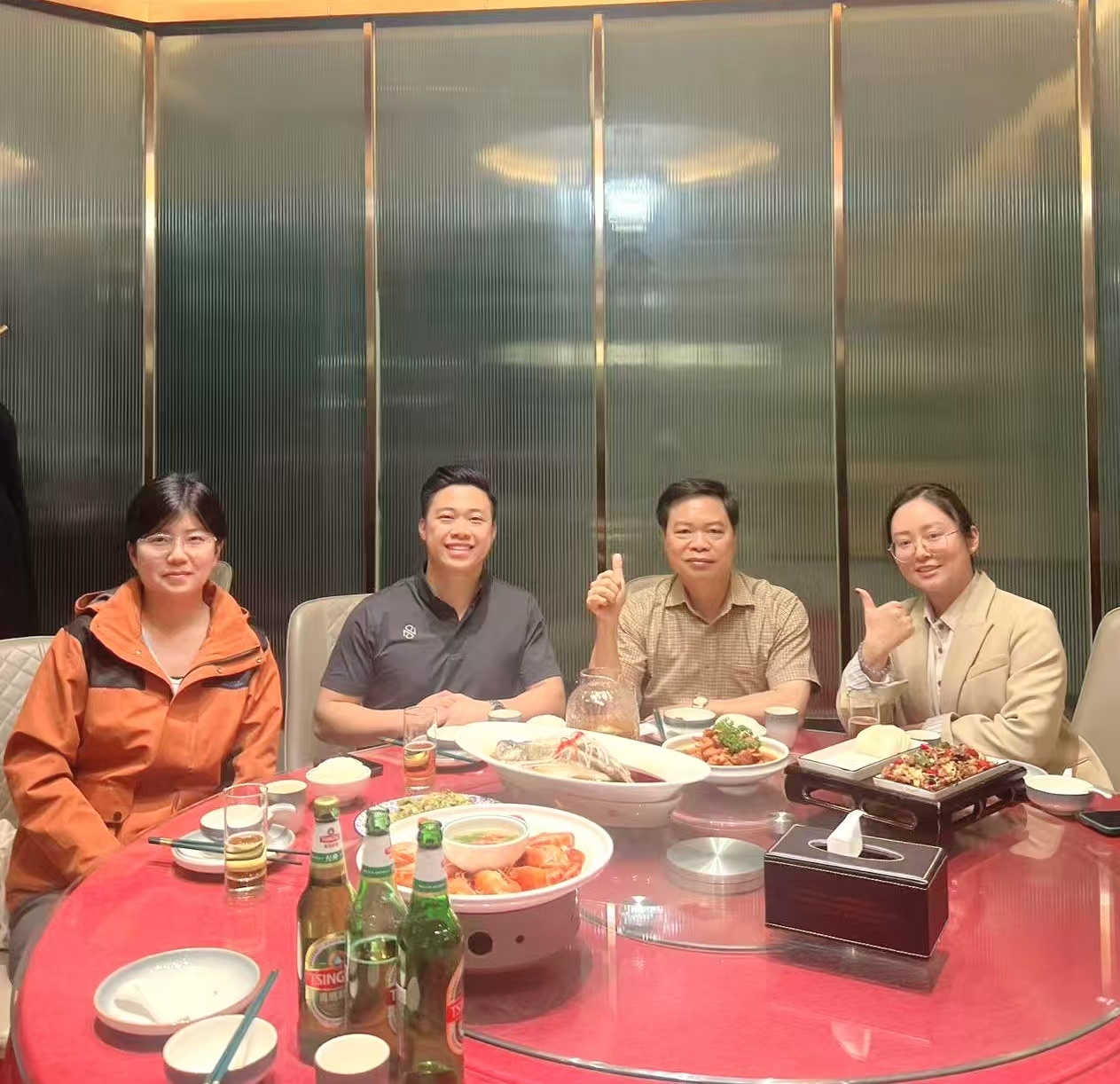 攜手共進  實現(xiàn)共贏