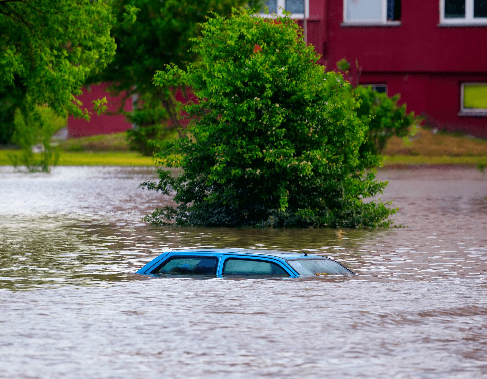 Safety Tips for Rainy Season！