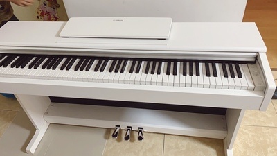 雅马哈电钢琴