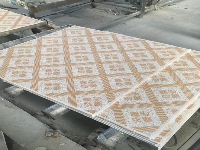 Colour China PVC gypsum ceiling tile 595*595/603*603*7mm