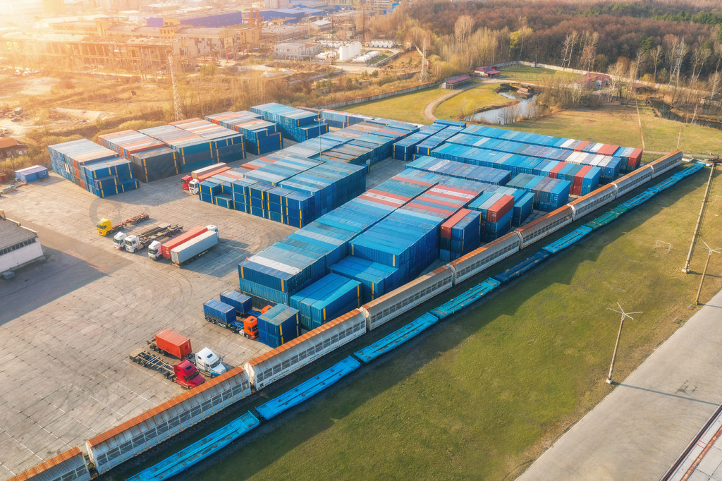 The advantages of the import and export logistics direct system are obvious