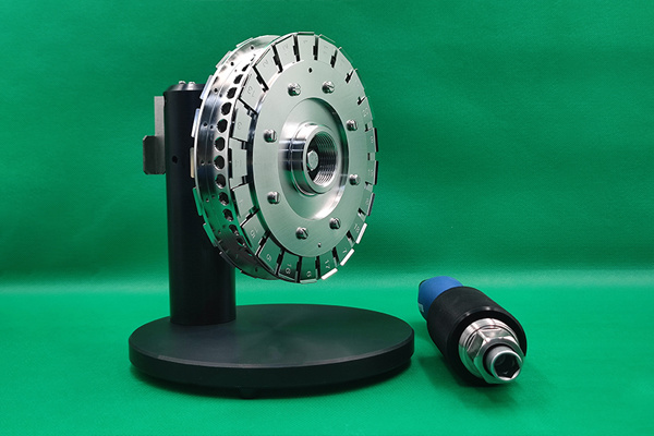 Sample wheel with holder