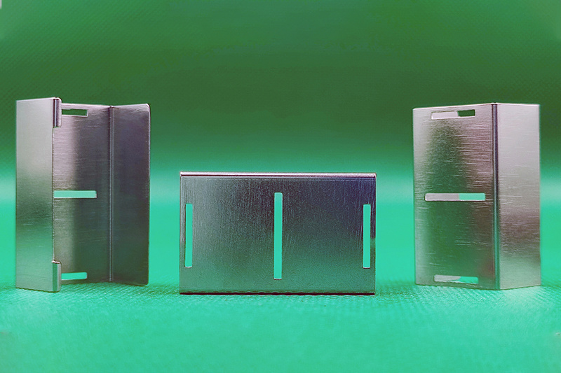 Filament shielding plates