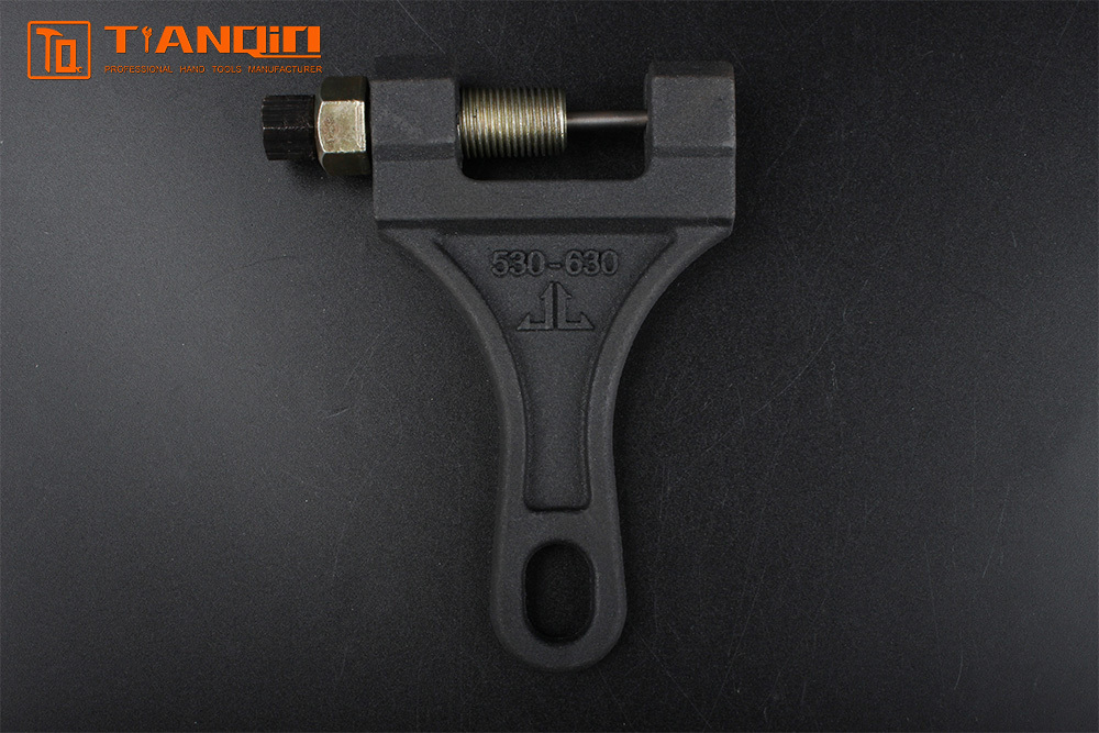 Chain breaker tools
