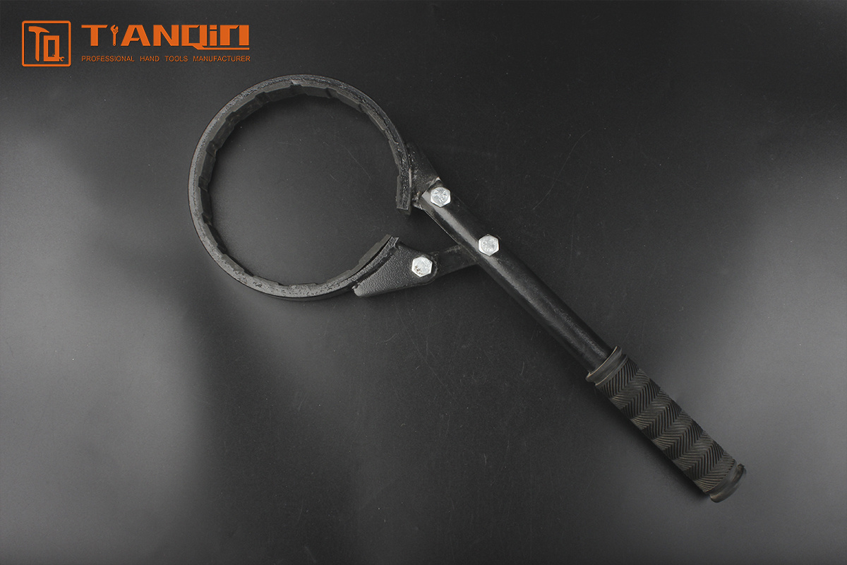 Chain wrench