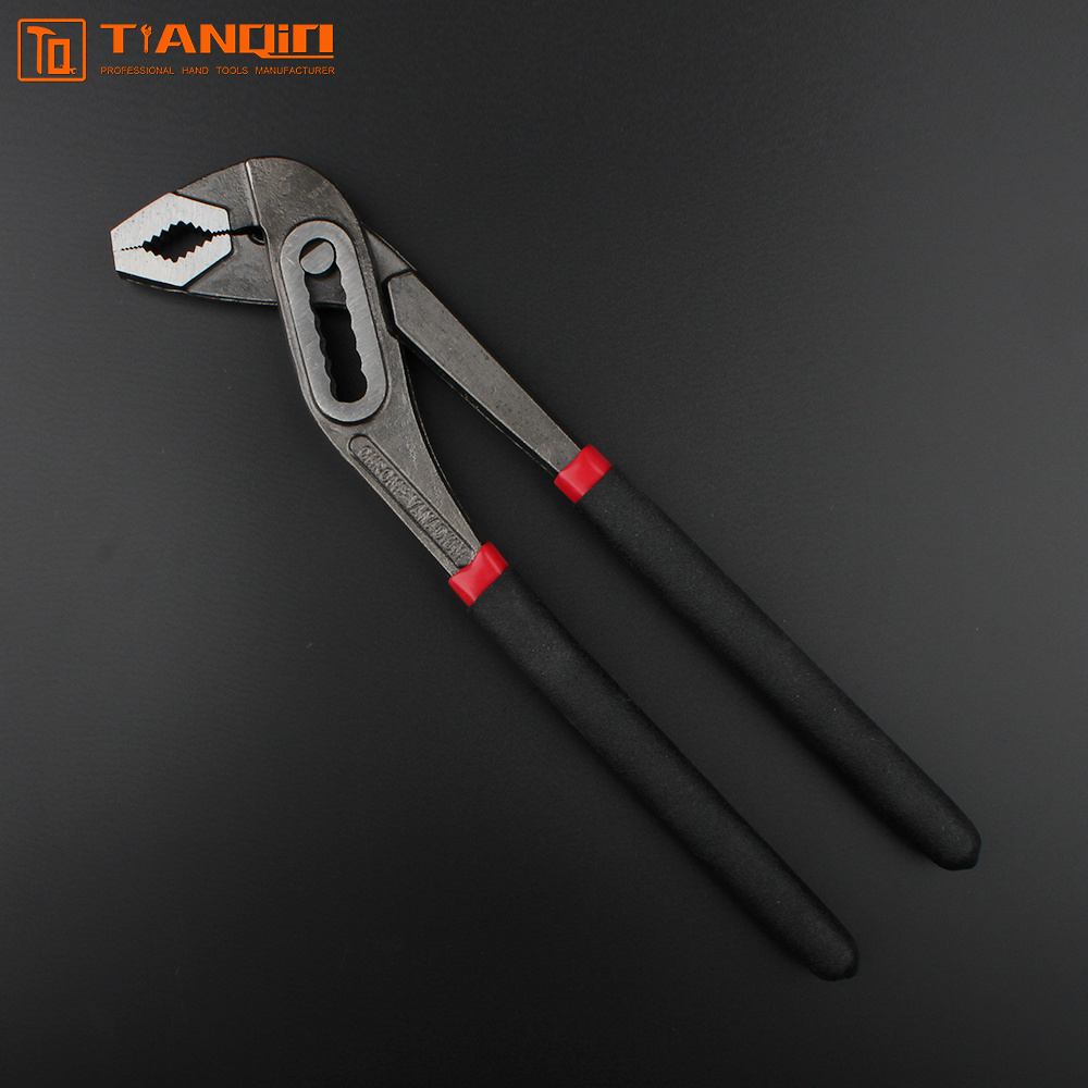 Non-slip handle pump plier