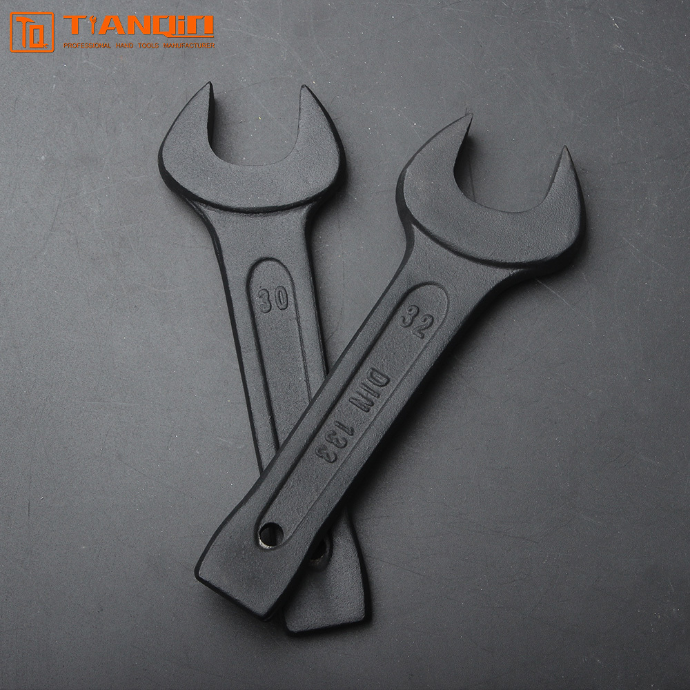 Single open slogging wrench