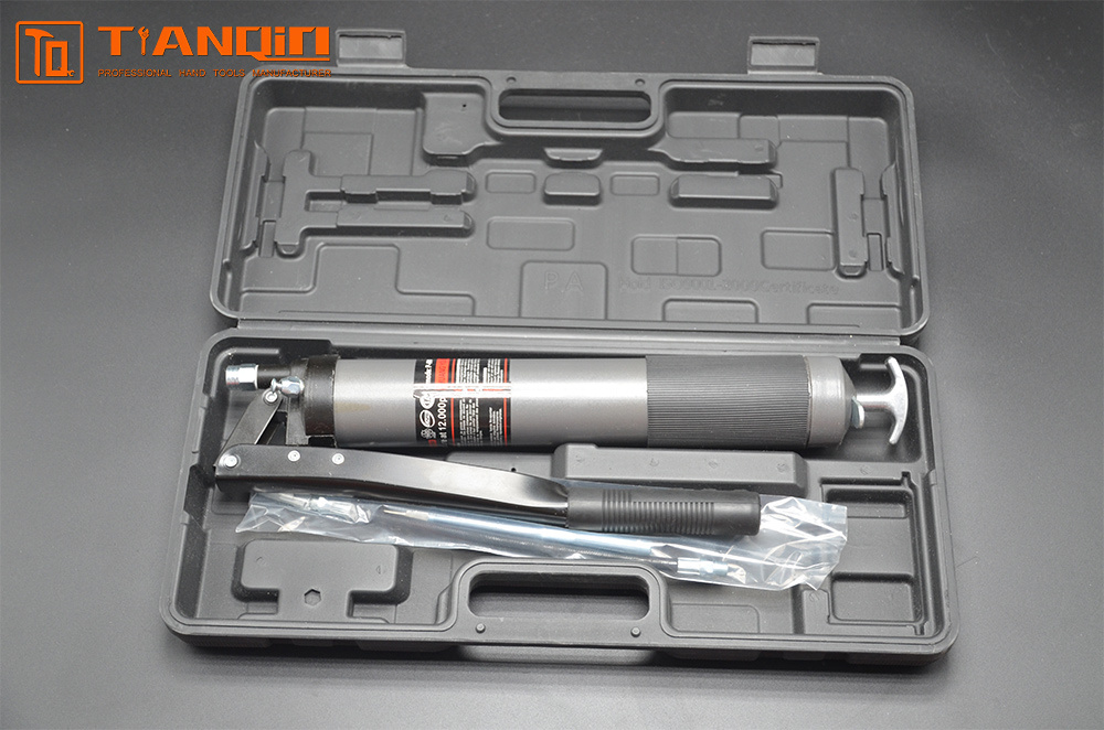 Double pressure grease gun