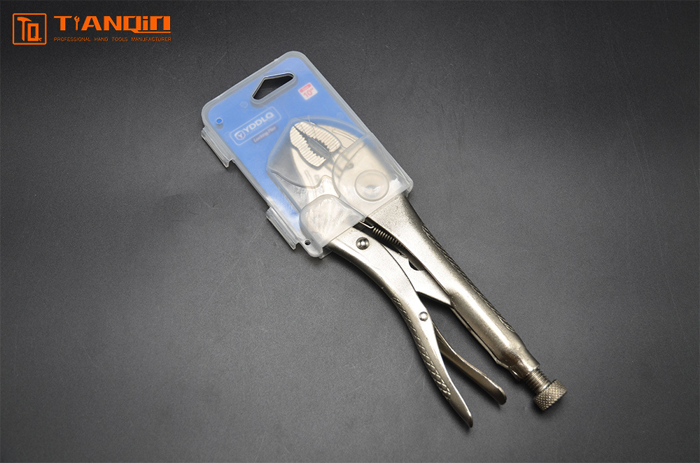 Locking pliers