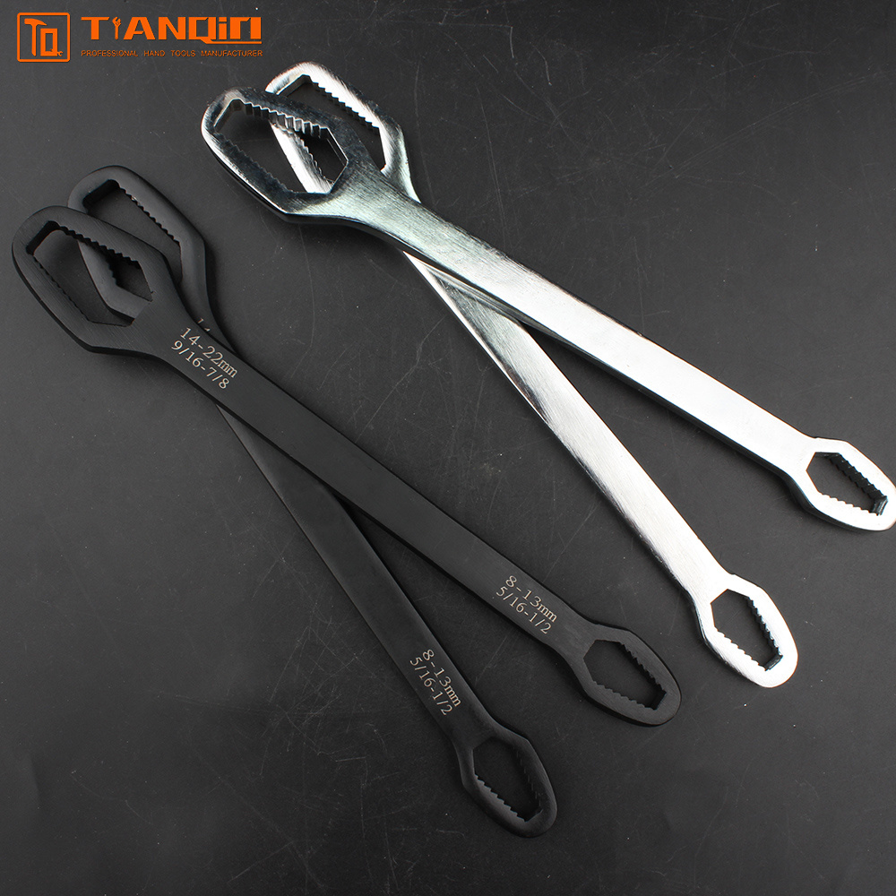 Self-tightening wrench