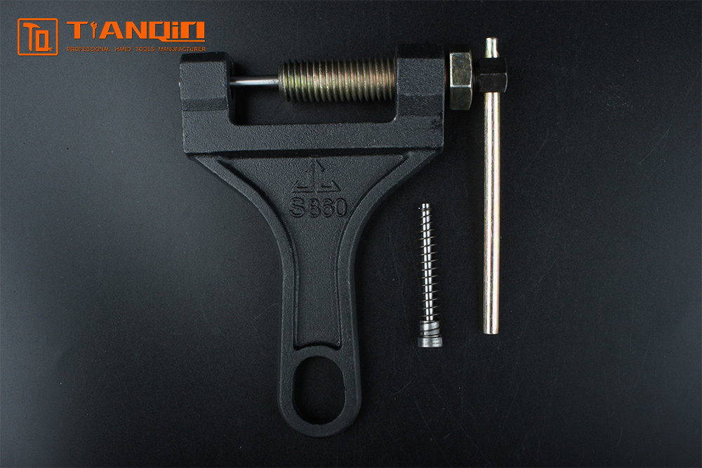 Chain breaker tools