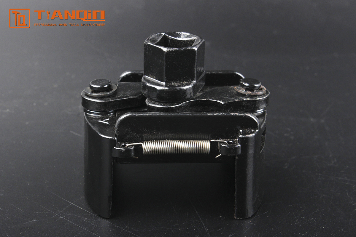 Oil filter wrench