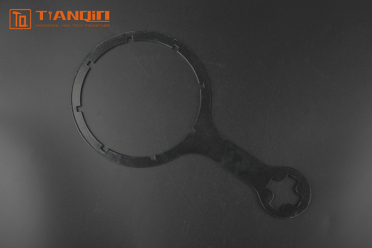 Chain wrench