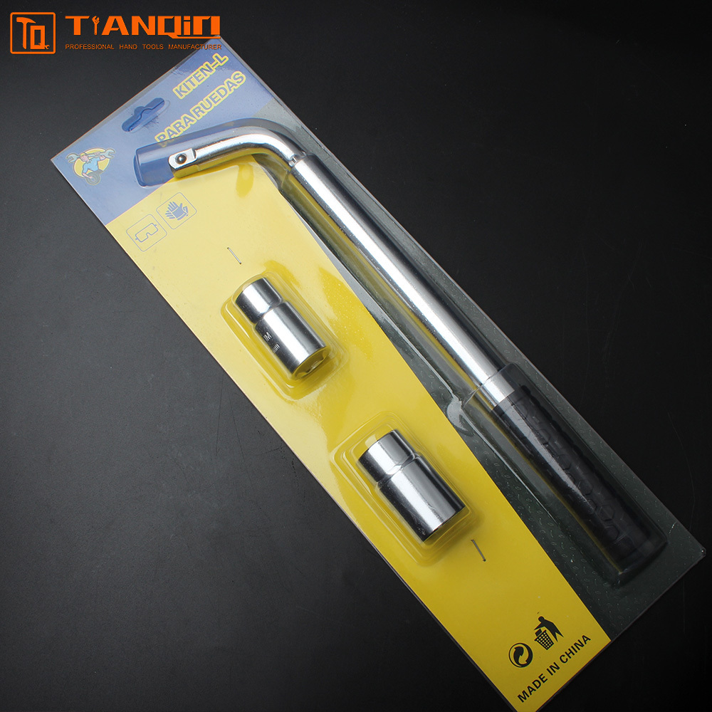 Retractable socket wrench