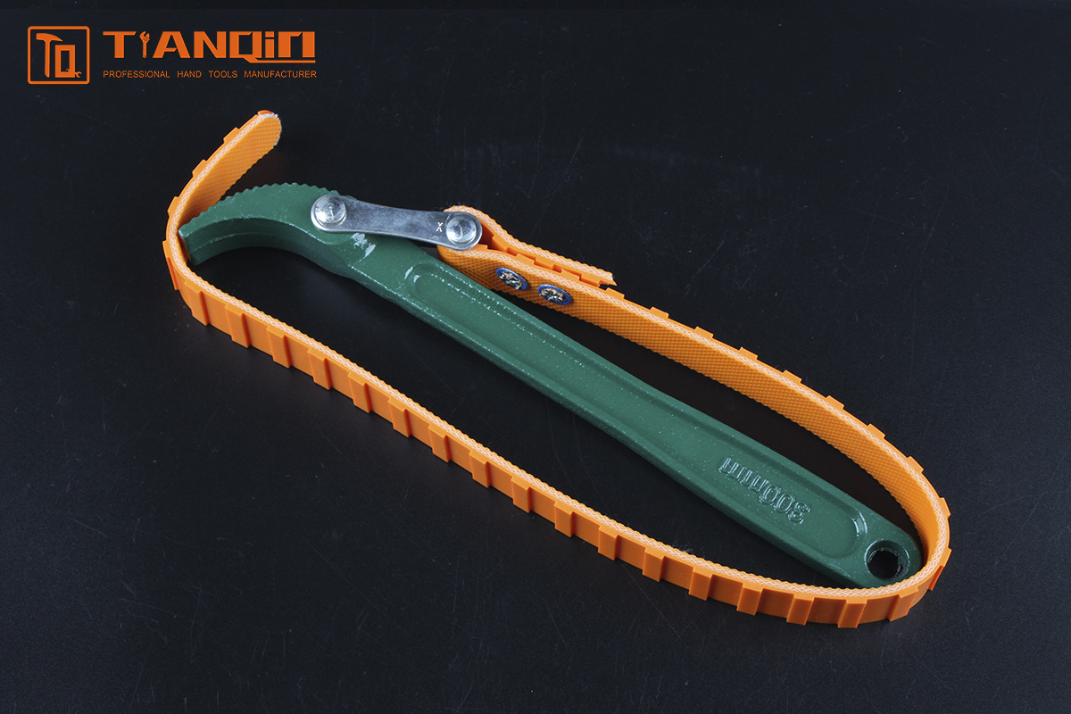 Chain wrench