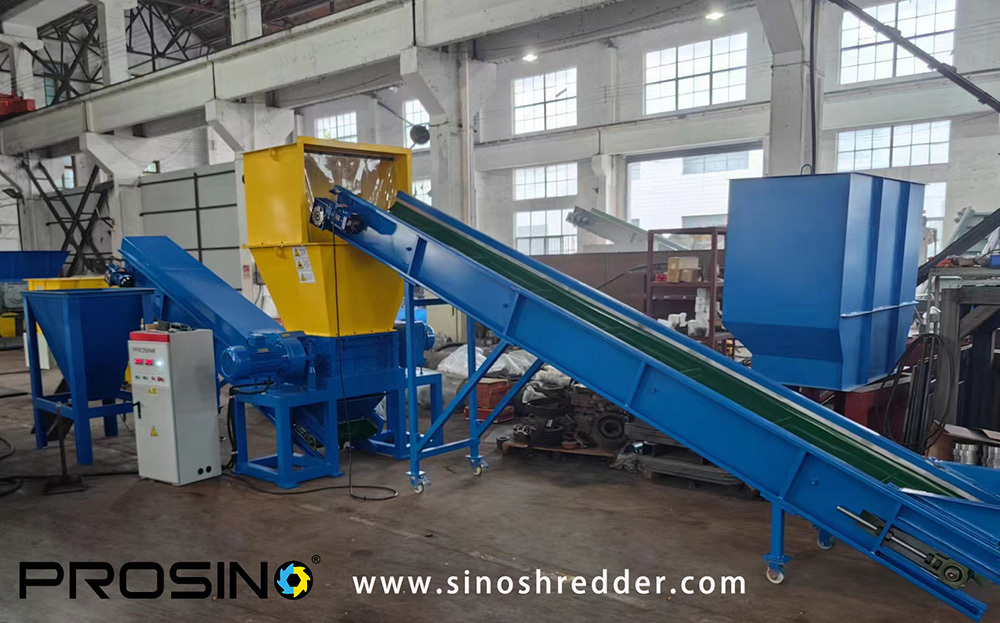 Double shaft shredder, Feeding conveyor, Discharging conveyor PROSINO1