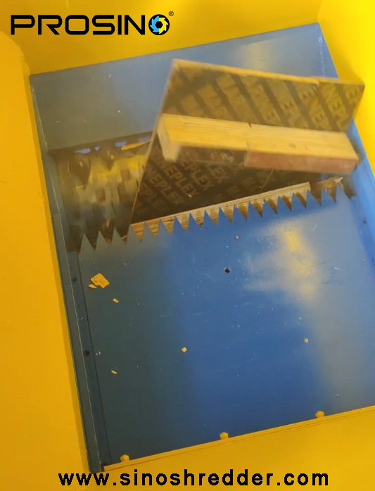 Efficient Wood Shredding with PROSINO Single Shaft Shredder
