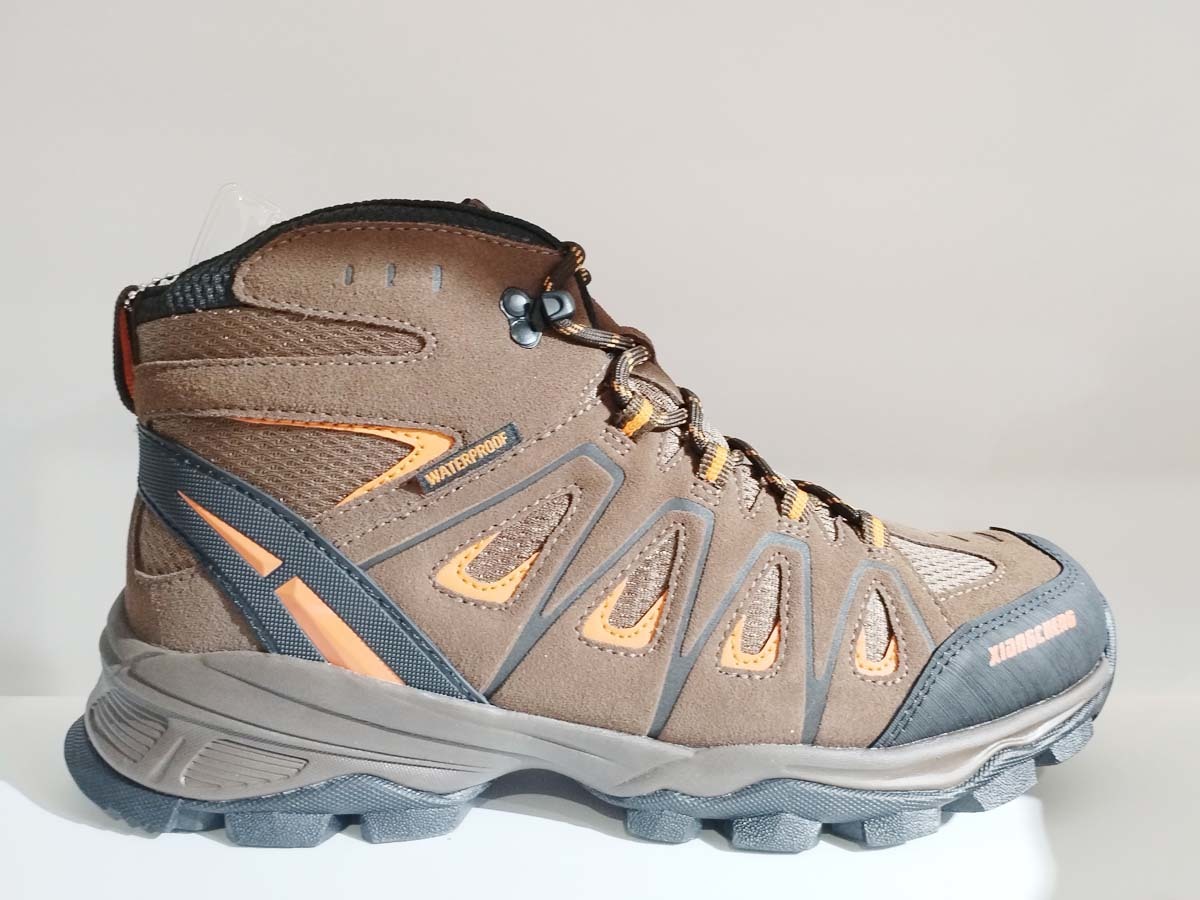 Safety hiking boots