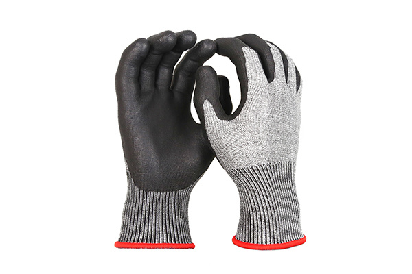 GFC026 15-gauge HPPE palm-coated micro foam level-4 cut resistant gloves