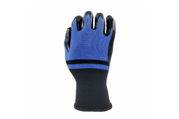 GFP032 15-gauge HPPE+ nylon+spandex+glass fiber palm coated smooth nitrile wear and cut resistant gloves