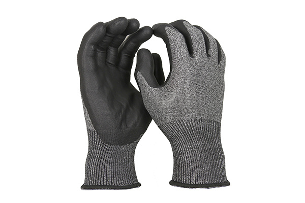 GFC024 15-gauge HPPE + steel wire palm-coated micro foam level-3 cut resistant gloves
