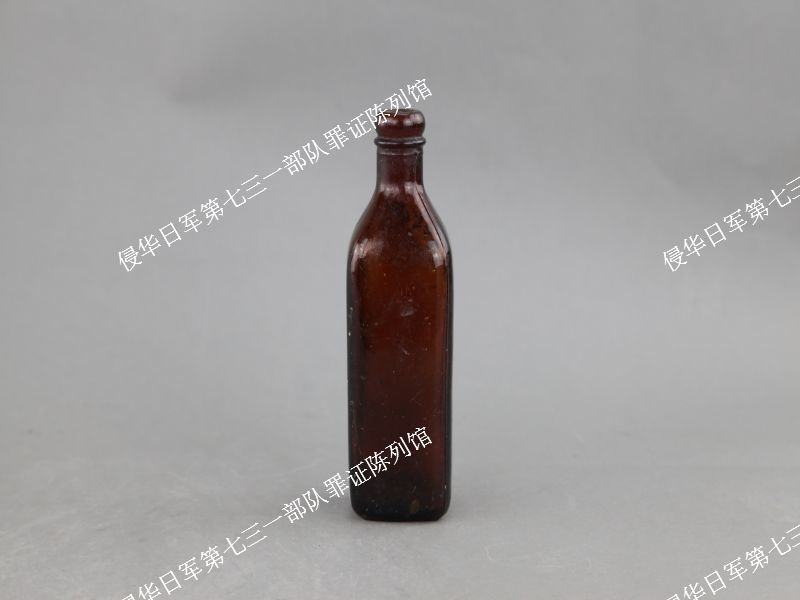 04090海林643支队诊所用4.5cm方形棕色药瓶
