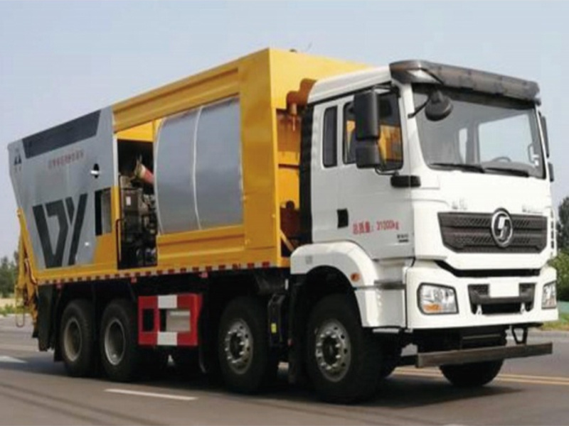 同步碎石封層車