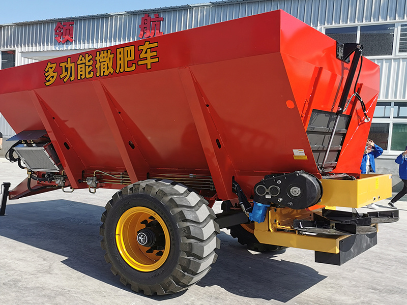 8方撒肥車