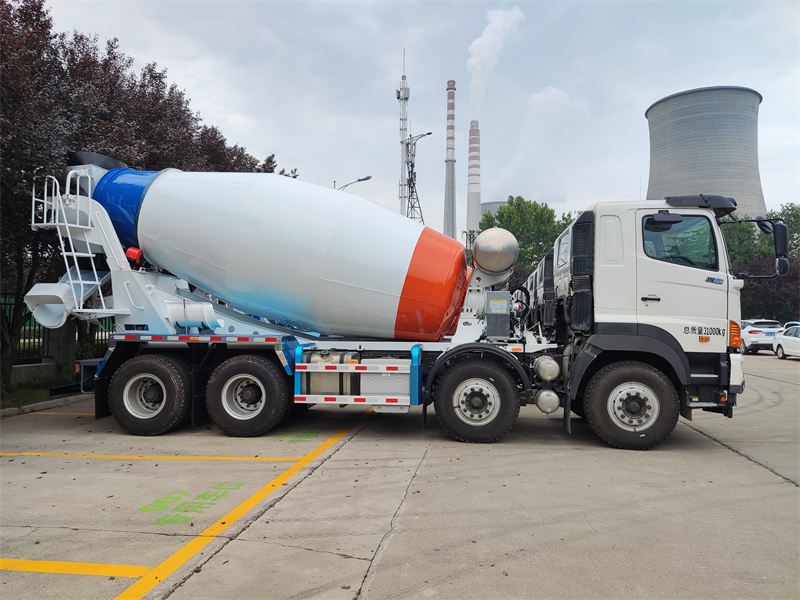 日野底盘各种方量搅拌车