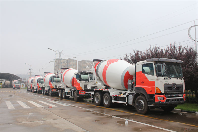 日野底盘各种方量搅拌车