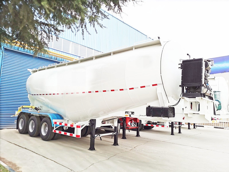 Remorque-citerne bulker silo de 30t/35t/40t/45t/50t personnalisée à 2 essieux, 3 essieux, 4 essieux pour ciment, cendres volantes, matériaux en poudre.