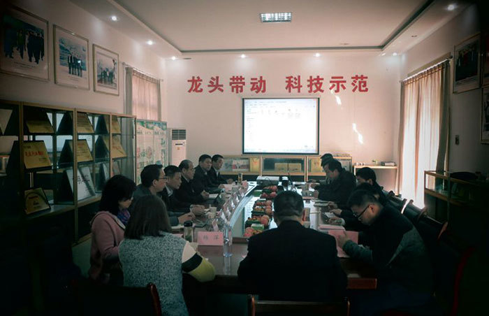 中国城市盟城乡一体化委员会、中民社会救助研究院来柞考察