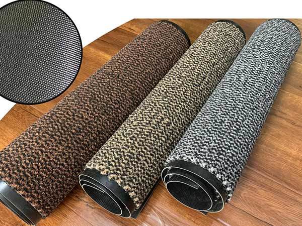 Tufted cut pile mat