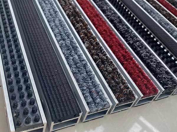 Aluminum floor mat