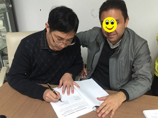 Sign contract for 7 sets of Roll Forming Machines in our office, congradulations!