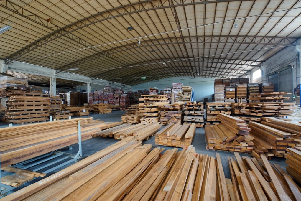 木地板成品區和備貨區