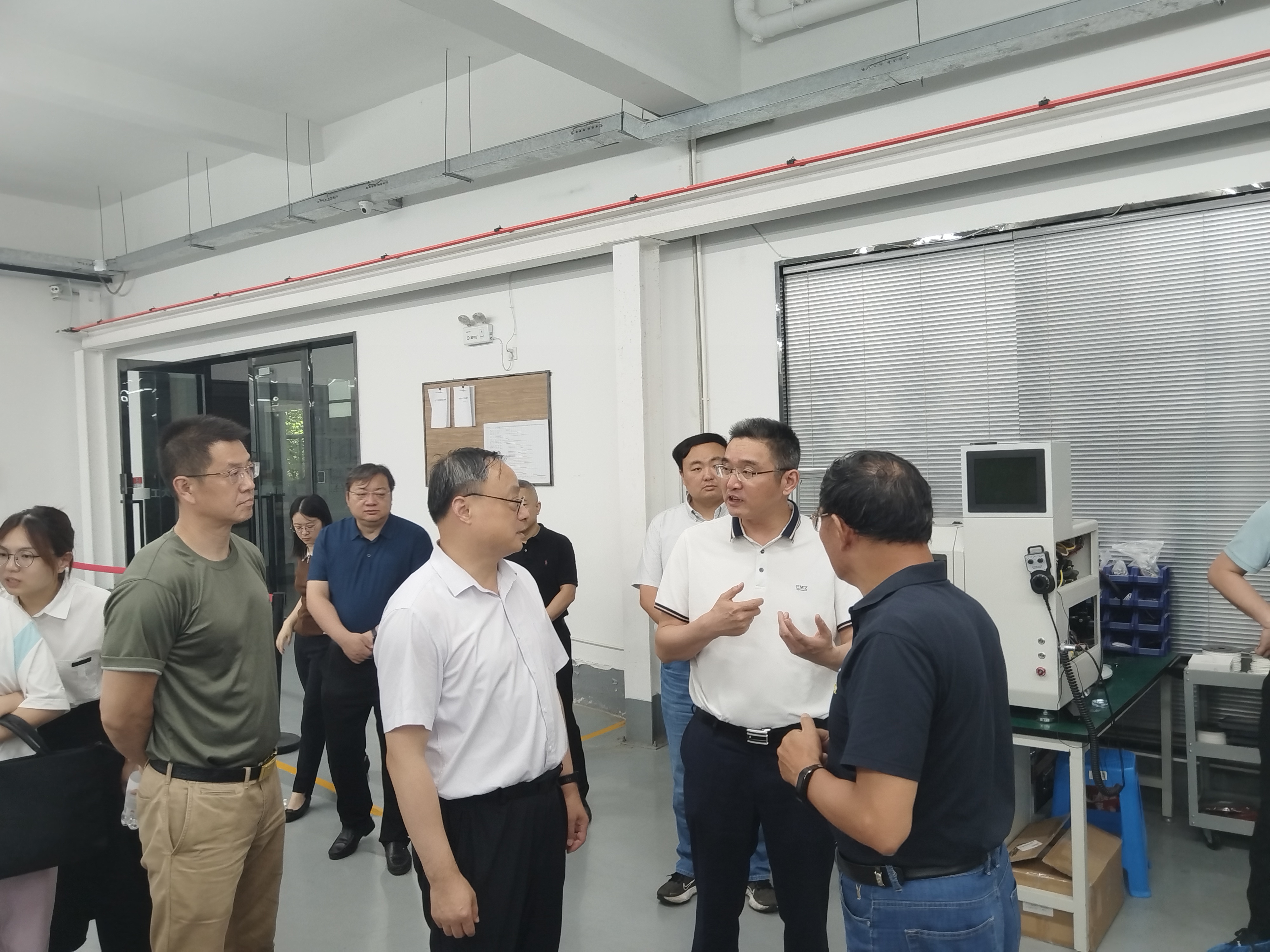 鎮(zhèn)江市發(fā)改委主任談沁磊一行調(diào)研江蘇工大金凱高端裝備制造有限公司