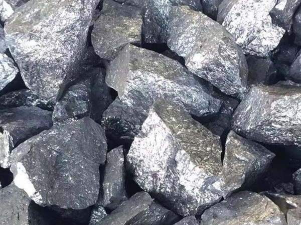 Is iron ore an alloy?