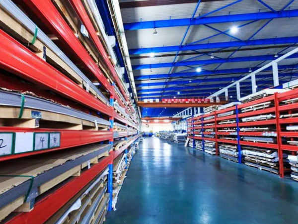 What are the common stainless steel plates?