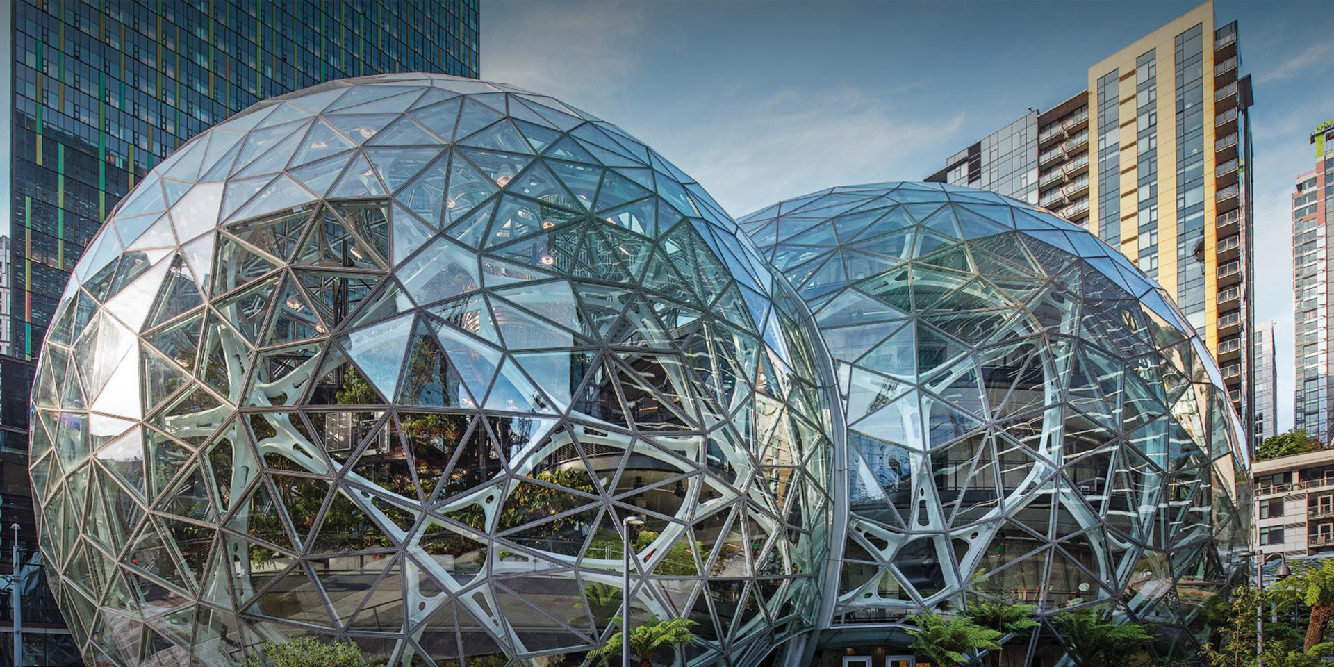 Beware of glass curtain wall into "high-altitude bomb"