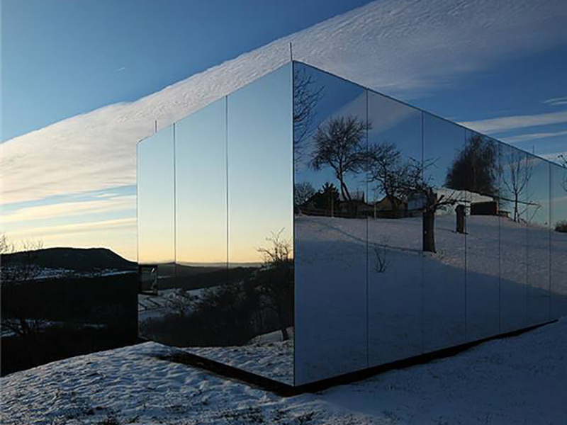 Beware of glass curtain wall into "high-altitude bomb"