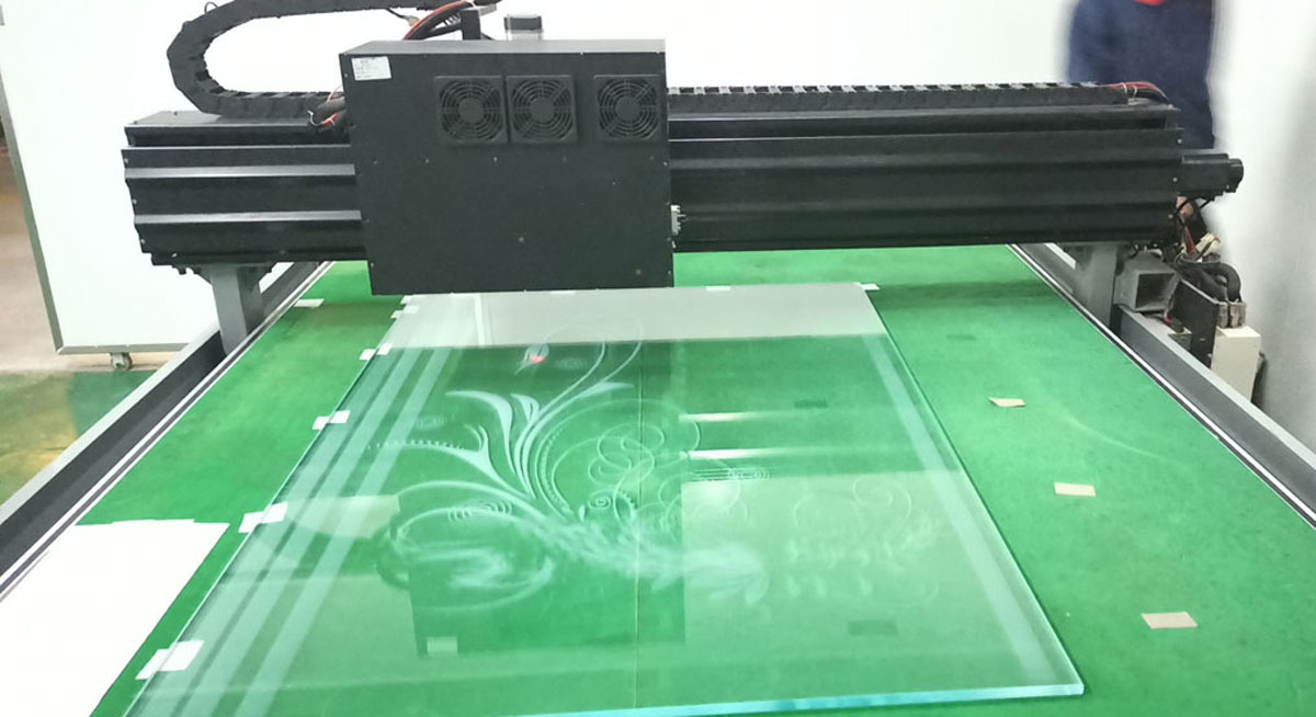 Laser-engraving glass | Laser etched glass  Laser engraving is precisely controlled by the machine to control the intersection of two laser beams at different positions to create a large number of tiny holes, and finally these holes form the required pattern.