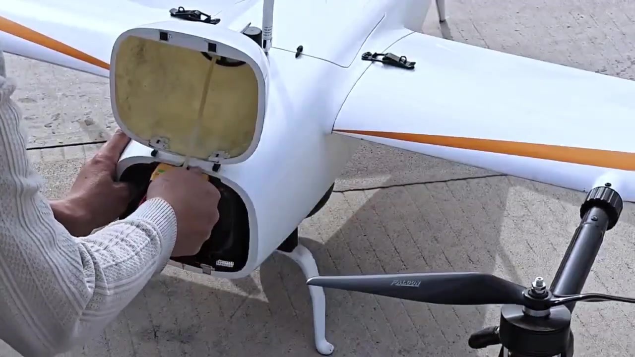 1804飞行视频2.mp4 1804飞行视频2.mp4