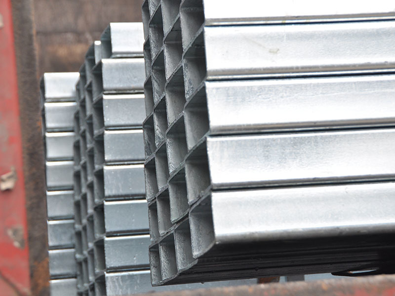 Galvanized steel pipe