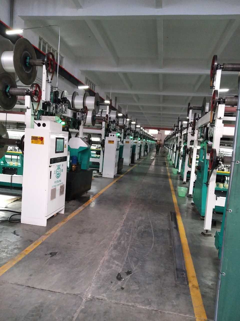 江苏新东旭科技有限公司惠购五洋纺机毛绒经编机近300台。
