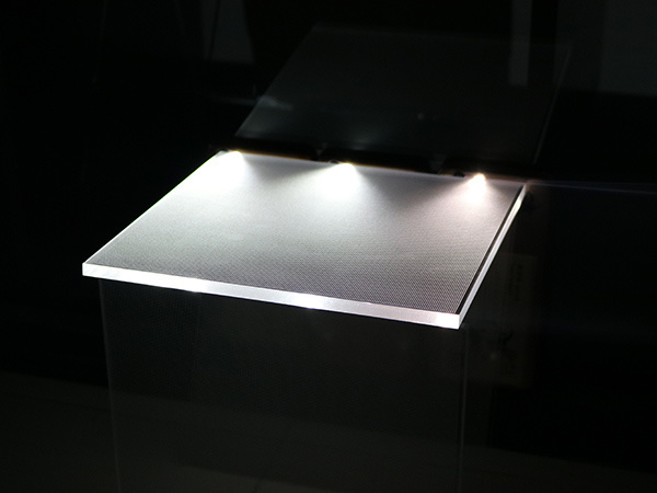 Transparent light guide plate