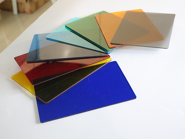 Color polycarbonate board