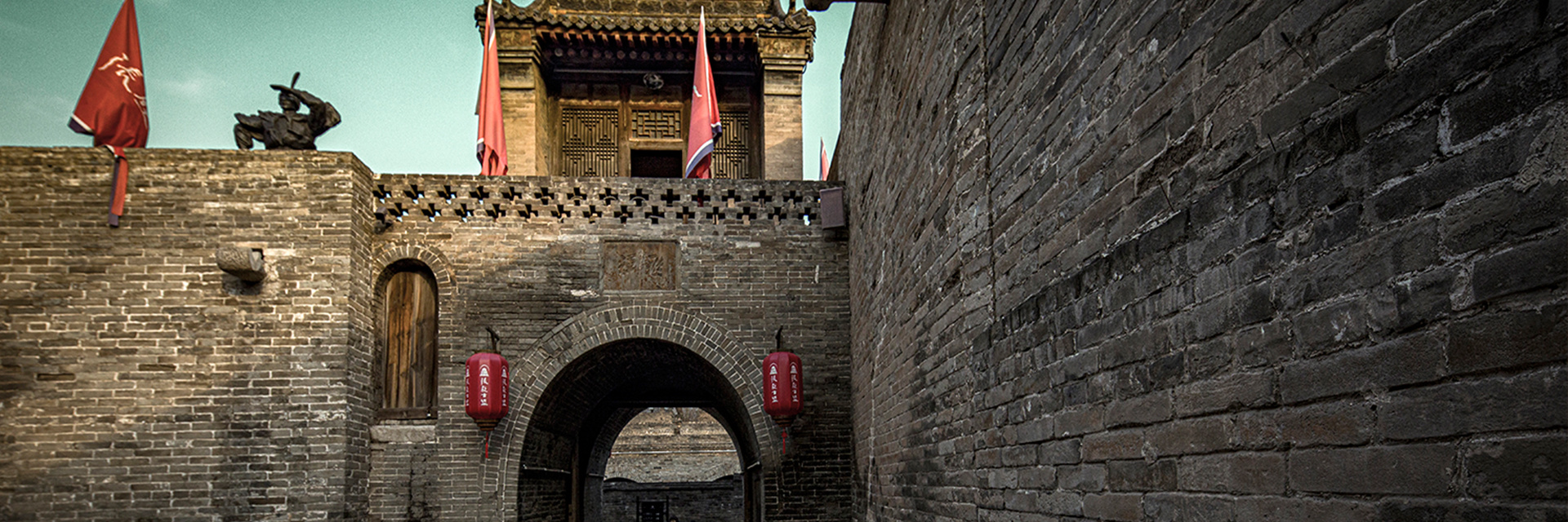 Walk into the castle-Zhangbi Castle-Where to play in Shanxi